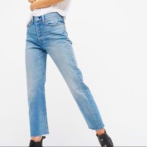 Levi’s wedgie crop blue jeans 29
